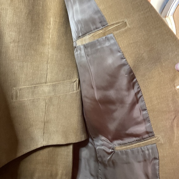 Knack 70’s 3 piece tan corduroy suit. 44 jacket 36” pants. Slight discolor patch - Picture 6 of 14